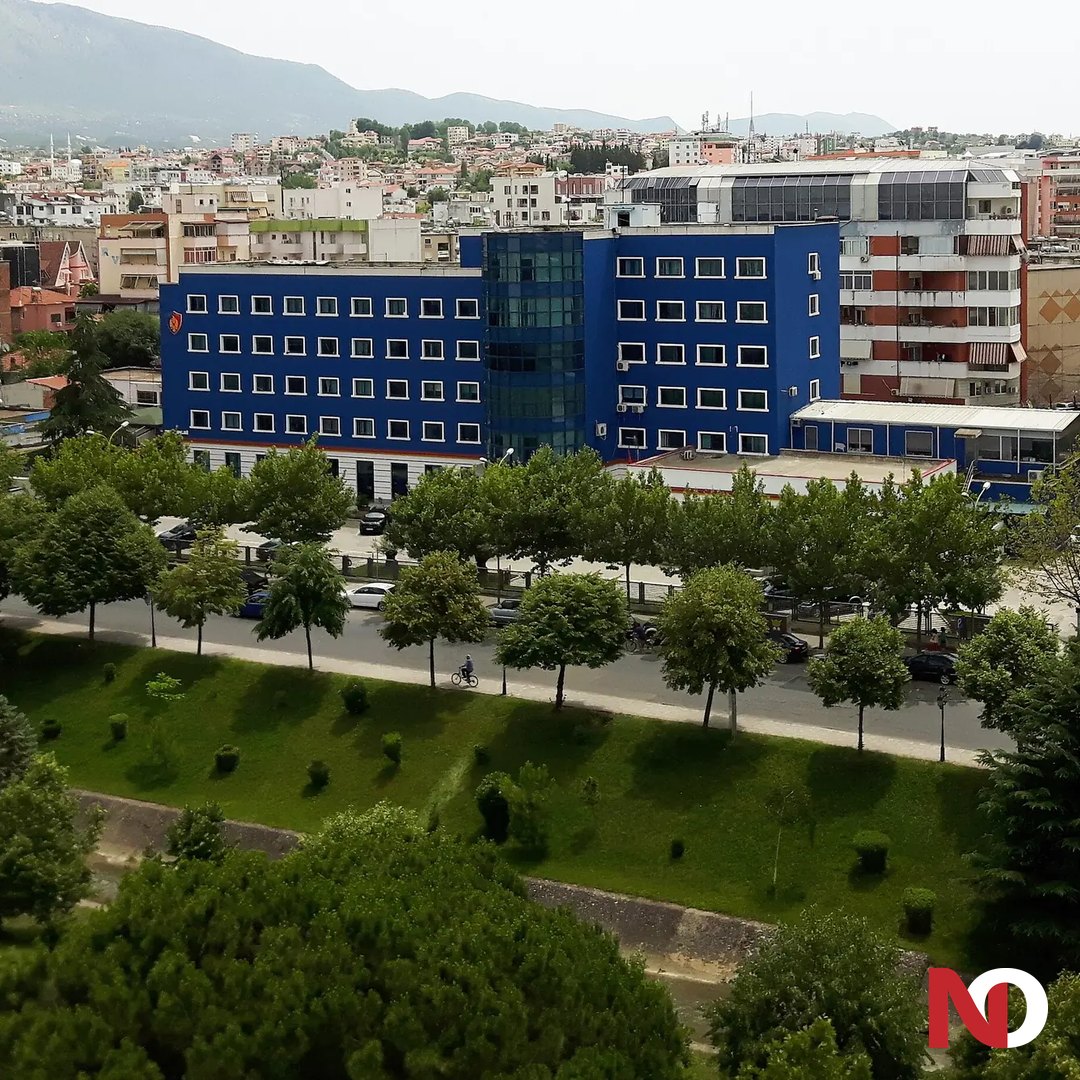 Tirana, la sede della Direzione generale della Polizia di Stato. Foto d'archivio: ErtonKashta, Wikimedia Commons, CC BY-SA 4.0, ritagliata